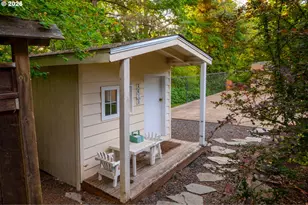 2610 Park Forest Dr, Eugene, OR 97405 - Photo 32