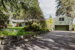 4510 SW 60th Pl, Portland, OR 97221 - Photo 2