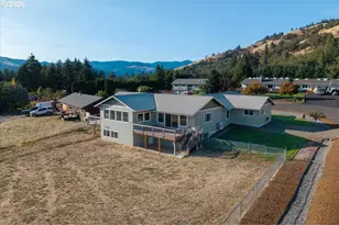 1440 NW Elton Dr, White Salmon, WA 98672 - Photo 4