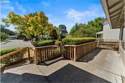 270 NE 20th Pl, Hillsboro, OR 97124 - Photo 6