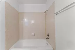 270 NE 20th Pl, Hillsboro, OR 97124 - Photo 22