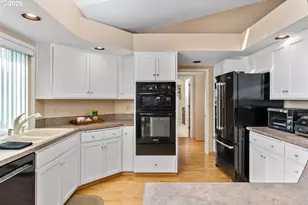 12664 SW Bexley Ln, Portland, OR 97224 - Photo 16