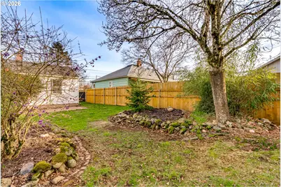 1215 NE 79th Ave, Portland, OR 97213 - Photo 46
