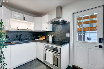 1215 NE 79th Ave, Portland, OR 97213 - Photo 20