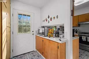 9245 NW Skyline Blvd, Portland, OR 97231 - Photo 16