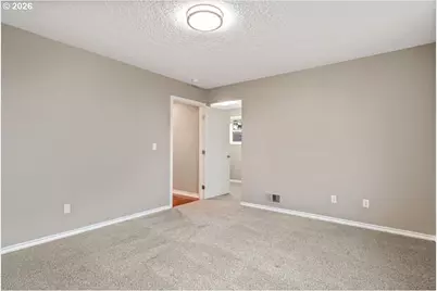 2470 Crestmont Cir, Salem, OR 97302 - Photo 40