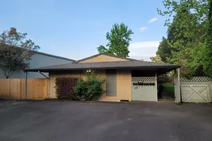 110 SE Vista Ave, Gresham, OR 97080 - Photo 1