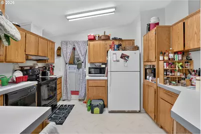 1837 Woodland Ave, Woodburn, OR 97071 - Photo 8