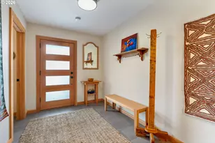 1307 Columbia St, Hood River, OR 97031 - Photo 4