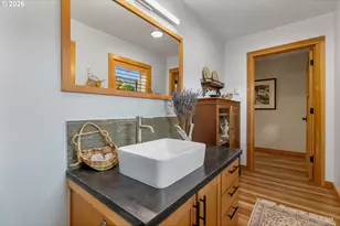 1307 Columbia St, Hood River, OR 97031 - Photo 14