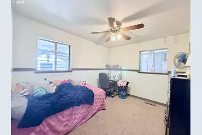 1688 NW Eden St, Roseburg, OR 97470 - Photo 10