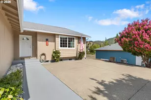 143 Briggs Dr, Myrtle Creek, OR 97457 - Photo 4