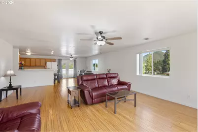 143 Briggs Dr, Myrtle Creek, OR 97457 - Photo 10