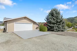 143 Briggs Dr, Myrtle Creek, OR 97457 - Photo 46