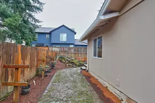 19875 SW Rock Dr, Beaverton, OR 97003 - Photo 42