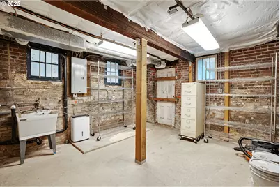 2373 NW Johnson St, Portland, OR 97210 - Photo 36