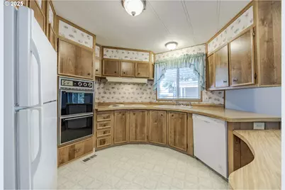 1475 Green Acres Rd #8, Eugene, OR 97408 - Photo 12