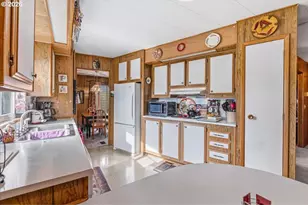 2681 SE River Rd, Hillsboro, OR 97123 - Photo 18