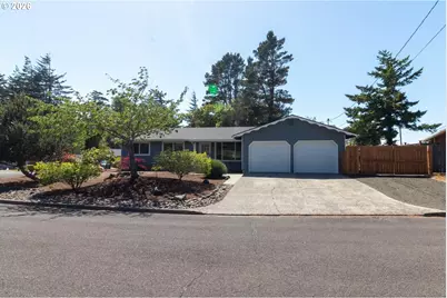 1715 W Park Dr, Florence, OR 97439 - Photo 4