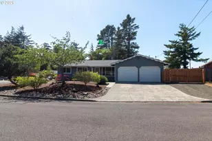 1715 W Park Dr, Florence, OR 97439 - Photo 4