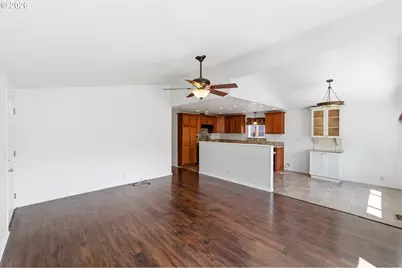 16933 SE Laugardia Way, Milwaukie, OR 97267 - Photo 6