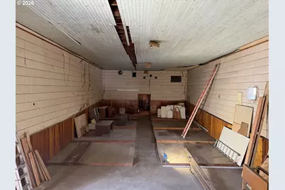 187 W Oregon Ave, Creswell, OR 97426 - Photo 8