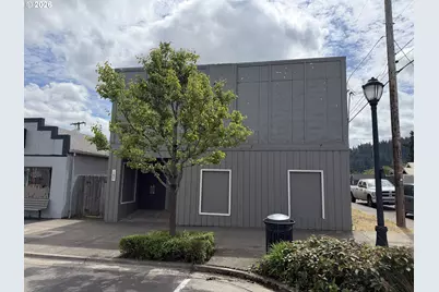 187 W Oregon Ave, Creswell, OR 97426 - Photo 2
