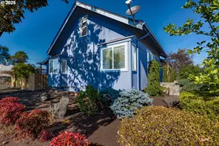 1021 Deal St, Junction City, OR 97448 - Photo 4