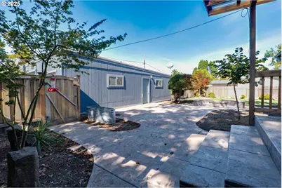 1021 Deal St, Junction City, OR 97448 - Photo 32