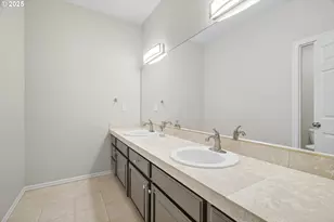 1109 NW Frazier Ct, Portland, OR 97229 - Photo 32