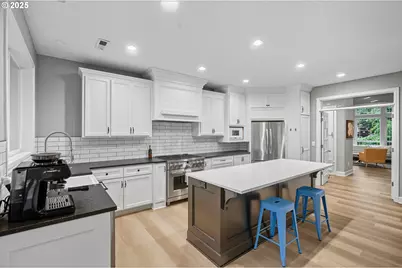 1109 NW Frazier Ct, Portland, OR 97229 - Photo 12