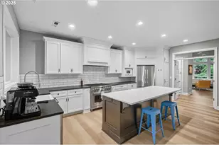 1109 NW Frazier Ct, Portland, OR 97229 - Photo 12