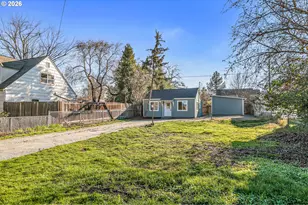 745 Dakota Ave, Medford, OR 97501 - Photo 2