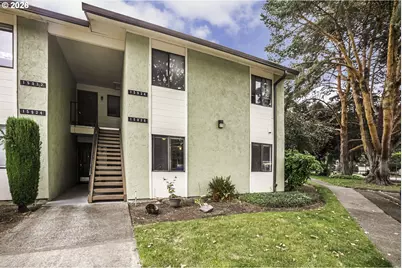 15926 NE Fremont St, Portland, OR 97230 - Photo 1