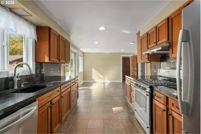 13528 NE Denbrook Rd, Aurora, OR 97002 - Photo 12