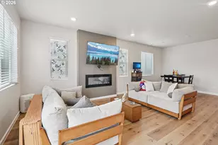 438 Greencrest St, Salem, OR 97301 - Photo 8