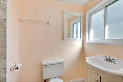 5814 SE Clayson Ave, Milwaukie, OR 97267 - Photo 16