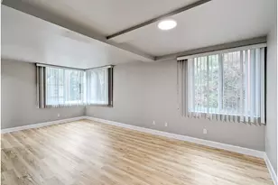 1205 SW Cardinell Dr, Portland, OR 97201 - Photo 2