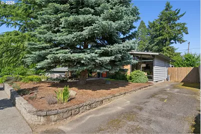2726 NE 137th Ave, Portland, OR 97230 - Photo 4