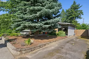 2726 NE 137th Ave, Portland, OR 97230 - Photo 4
