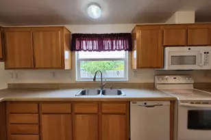 255 SE 15th St, Bandon, OR 97411 - Photo 8