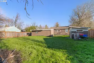 2064 Grant St, Eugene, OR 97405 - Photo 28