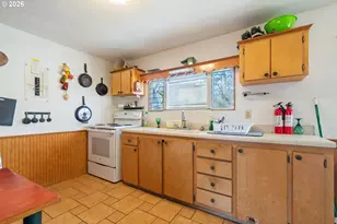 2064 Grant St, Eugene, OR 97405 - Photo 8