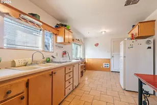 2064 Grant St, Eugene, OR 97405 - Photo 10