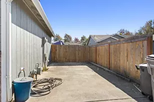 2901 NW 2nd Cir, Battle Ground, WA 98604 - Photo 4