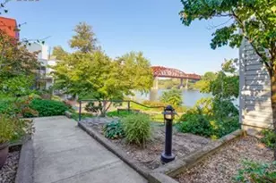 910 NW Naito Pkwy, Portland, OR 97209 - Photo 20