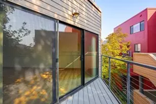 910 NW Naito Pkwy, Portland, OR 97209 - Photo 18