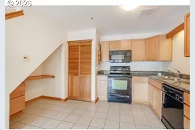 910 NW Naito Pkwy #I23, Portland, OR 97209 - Photo 6