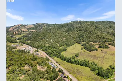 Ne Newton Creek Dr, Roseburg, OR 97470 - Photo 12