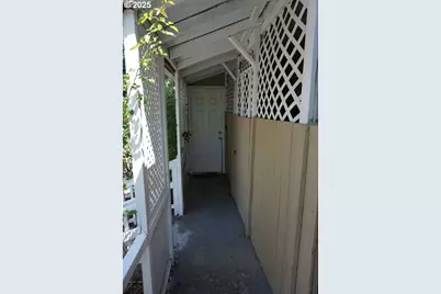 7819 SE Duke St, Portland, OR 97206 - Photo 8